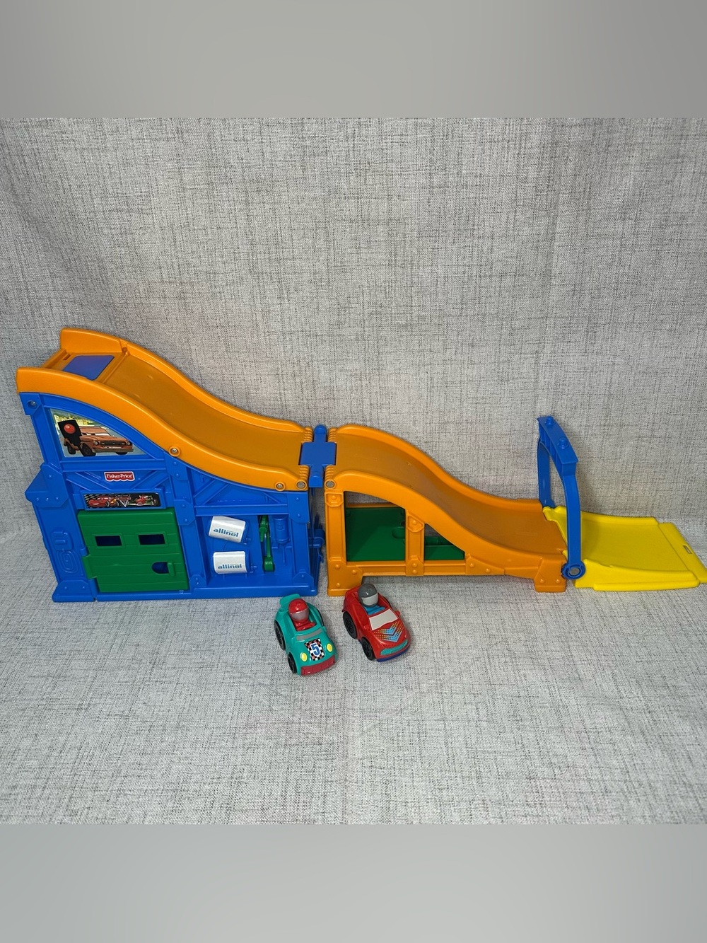 Fisher price disney pixar cars rev n go wheelie ramp set